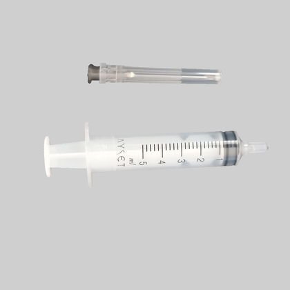 ENJEKTÖR 5 cc SİYAH AYSET KUTU (225 Lİ)